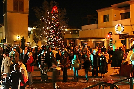 motelucia-tree-lighting-scottsdale-2009_61