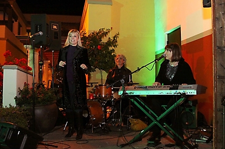 motelucia-tree-lighting-scottsdale-2009_64
