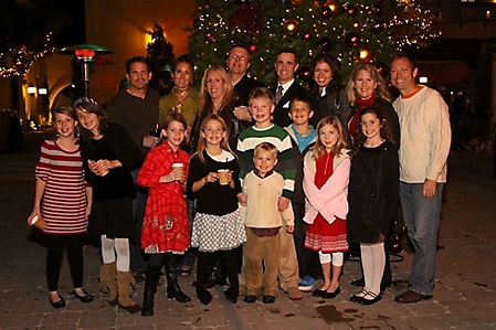 motelucia-tree-lighting-scottsdale-2009_77