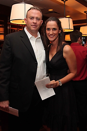 celebrity-waiter-night-mortons-scottsdale-2009_012