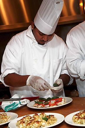 celebrity-waiter-night-mortons-scottsdale-2009_022