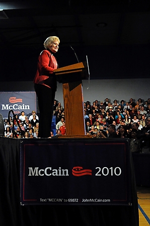mccain-rally-mesa-arizona-2010_25