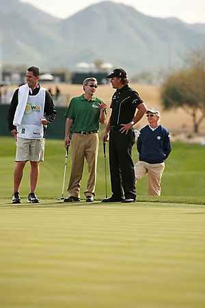 phoenix-open-golfers-wednesday-scottsdale-2010_04