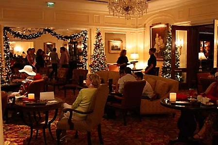 ritz-carlton-christmas-in-july-phoenix-2009_07