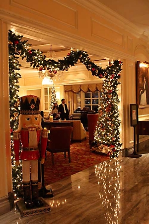 ritz-carlton-christmas-in-july-phoenix-2009_39