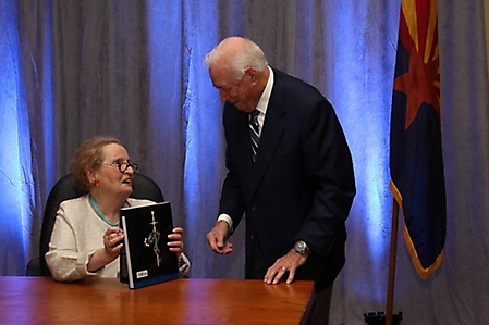 sandra-day-oconnor-awards-luncheon-phoenix-2009_15
