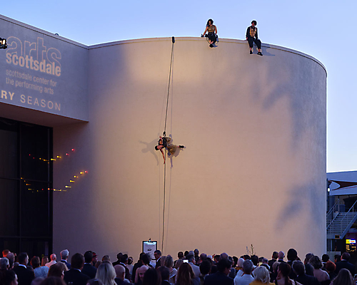 Vertical_Dance_Rose_Huey_Megan_Lowe_Roel_Seeber_01_photo_by_David_Blakeman_1776725838_69e6af4e2c5ca