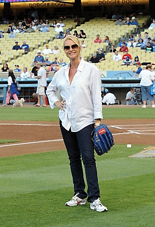 nicollette_sheridan