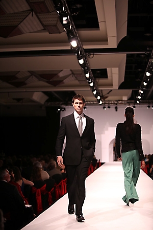 brophy-saks-fashion-show-phoenix-2009_37