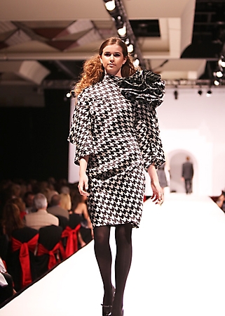brophy-saks-fashion-show-phoenix-2009_42
