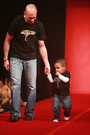 the-garage-kids-fashion-show-barrett-jackson-scottsdale-2010_33