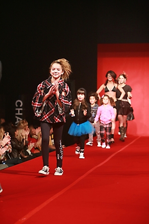 the-garage-kids-fashion-show-barrett-jackson-scottsdale-2010_60