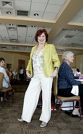 paradise-valley-womens-association-fashion-show-2009-04