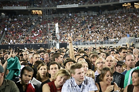 u2-university-of-phoenix-glendale-2009_36