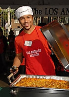 corbin-bleu-volunteering-christmas-2009