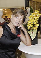 women-of-central-phoenix-breakfast-for-saks-summer-sizzles-2009_14