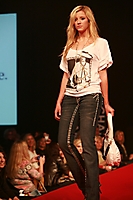 dillards-fashion-show-barrett-jackson-scottsdale-2010_14