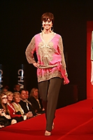 dillards-fashion-show-barrett-jackson-scottsdale-2010_36