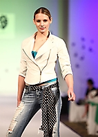 emily-center-fashion-sho-08