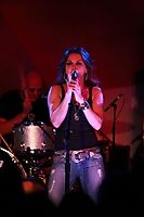 gretchen-wilson-toby-keith-bar-phoenix-2010_11