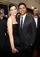 anne_hathaway_john_stamos