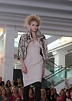 key-to-the-cure-fashion-show-saks-phoenix-2009_93