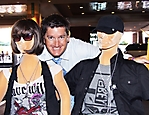 libby-and-kevin-scottsdale-fashion-square-june-2009-03