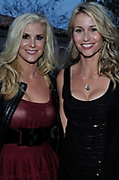 mlb-wives-annual-fundraiser-tommy-bahama-paradise-valley-2010_00