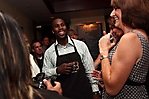celebrity-waiter-night-mortons-scottsdale-2009_038