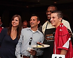 celebrity-waiter-night-mortons-scottsdale-2009_043
