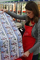 nfl-wives-help-salvation-army-sams-club-chandler-2009_00