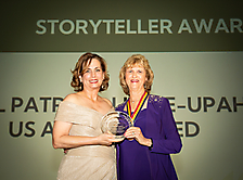 Executive Director Michelle DiMuro presenting Storyteller Award to Pat Little-Upahjpg