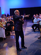 Auction_co-host_Mark_Candelaria_photo_by_David_Blakeman_1776725721_69e6aed9ceb85