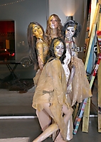 wearable-art-walk-living-sculpture-scottsdale-fashion-week-2009_02
