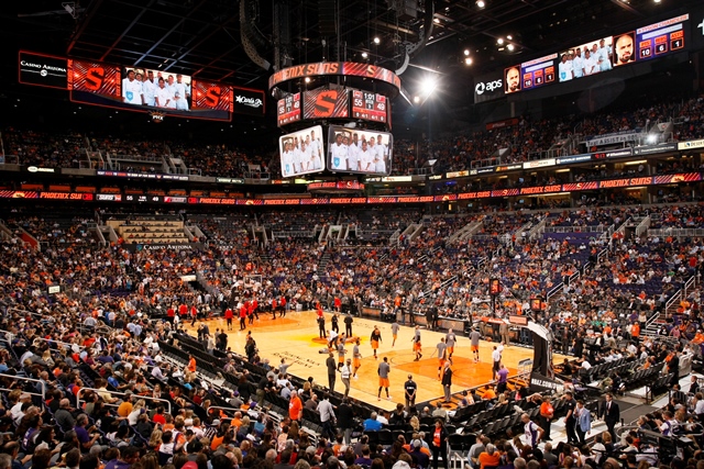 Phoenix_Suns_crowd.jpg