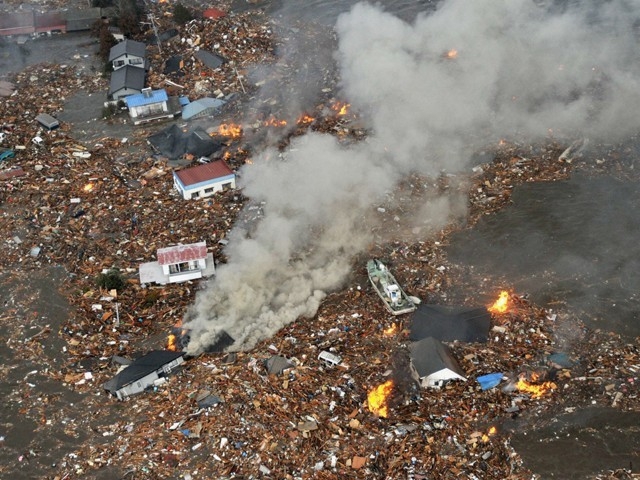 Japan-Tsunami-REUTERS1-640x480