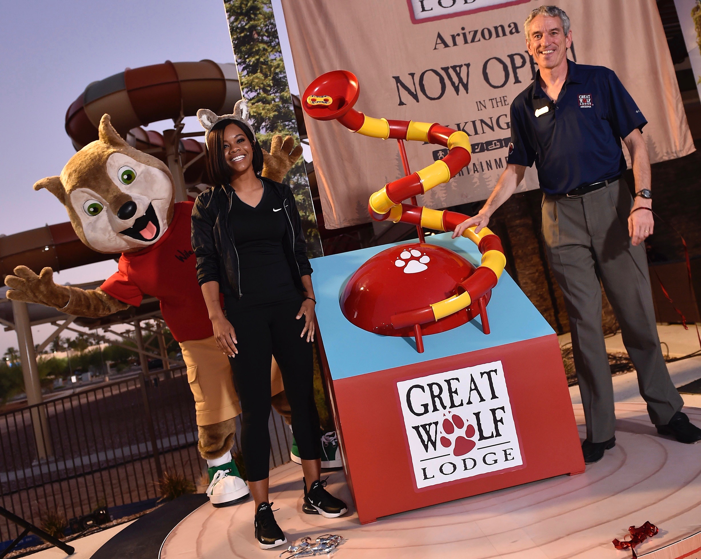 great-wolf-resorts-arizona-Gabby-Douglas-Murray-Hennesy-Shocket  