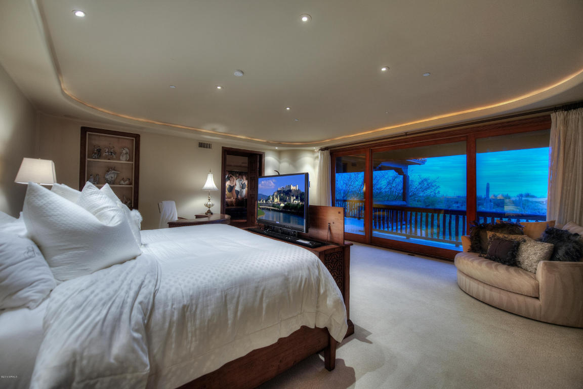 jeremy bedroom 1000