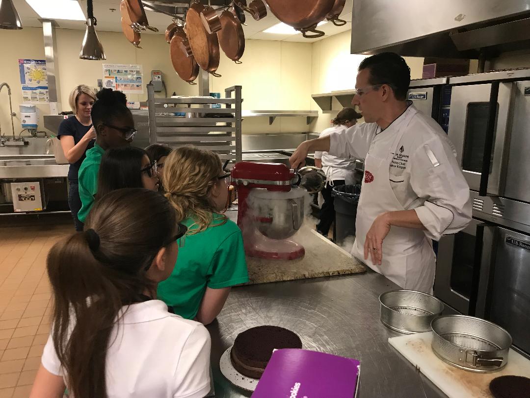 girl-scouts--arizona-burgers-four--seasons-resort-chef--whipple