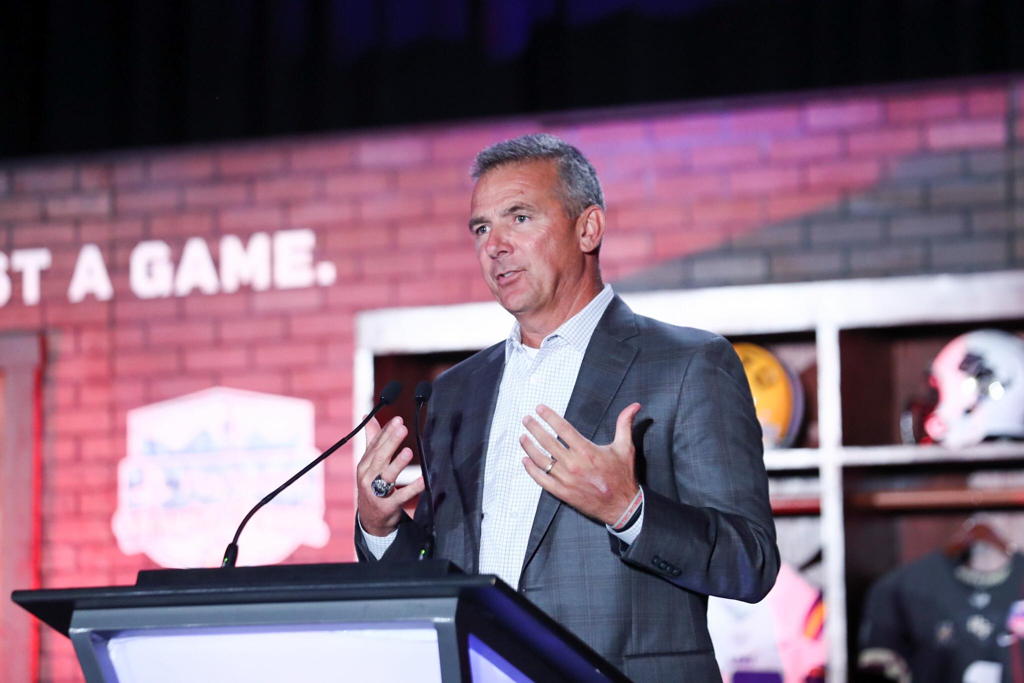 fiesta-bowl-shocket-luncheon-urban-meyer