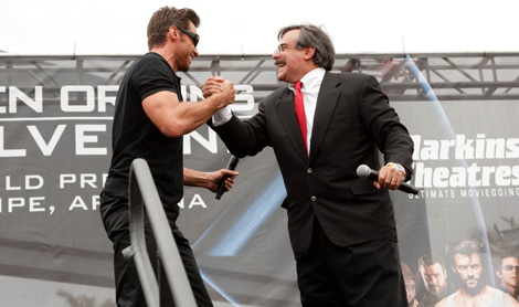 dan-harkins-and-hugh-jackman-at-tempe-wolverine-premiere 1
