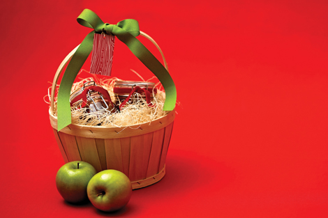 holiday-candle-basket