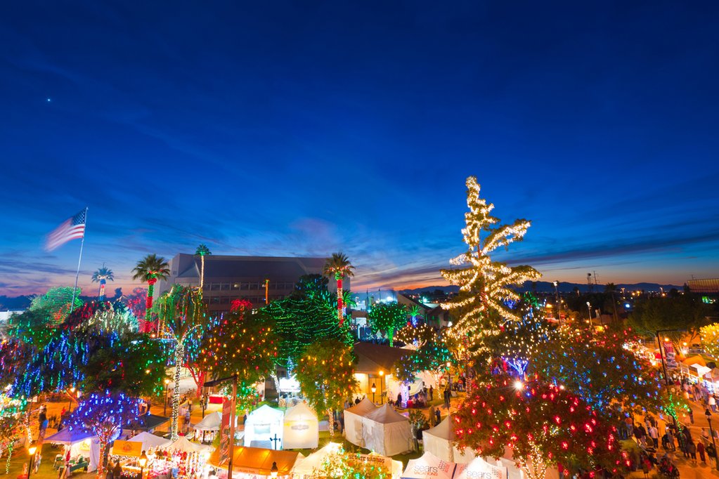 glendale-glitters-via-twitter_68a08fdf-5056-b3a8-498821e6c73e55cf.jpg