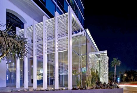 andaz_entrance