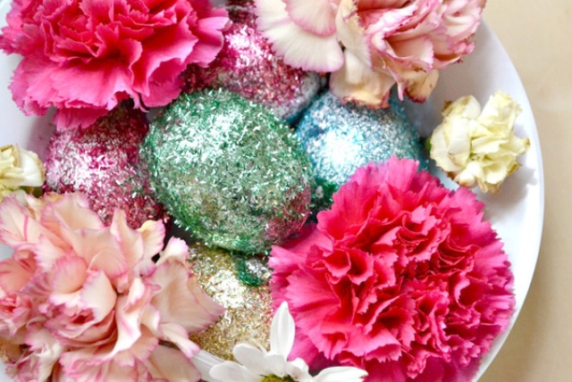 diy-easter-glitter-centerpiece