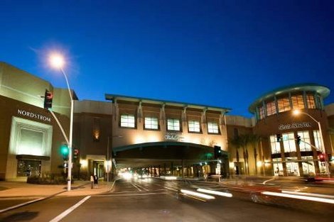 Scottsdale Fashion Square at night