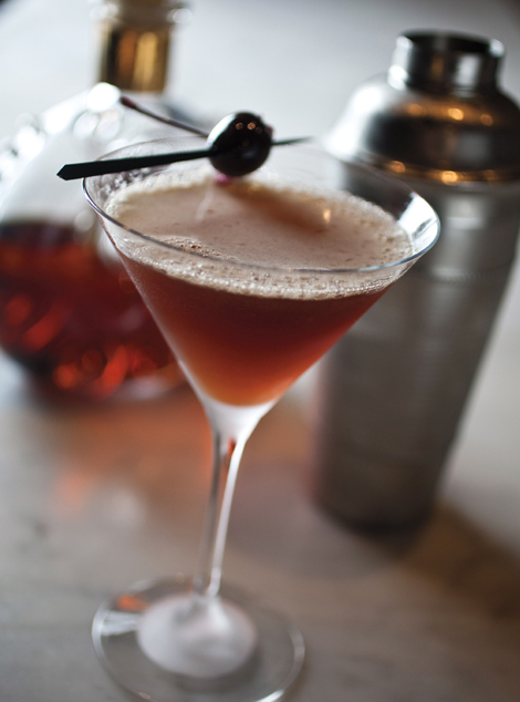 afm1112-cocktails-dominick-steakhouse-Hundred-Dollar-Manhattan