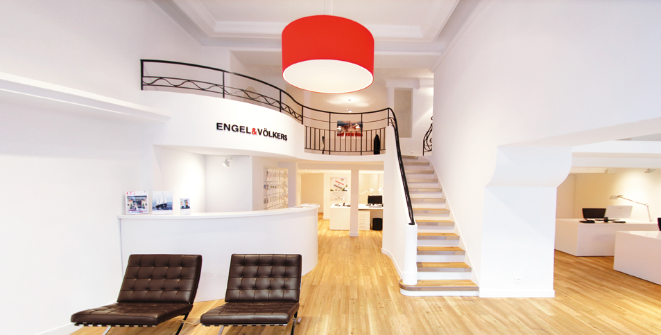 Shop Cannes inside