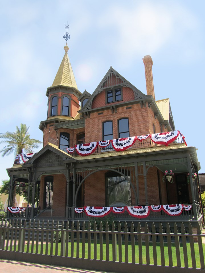 rossonhouse