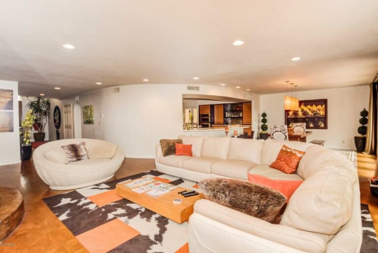 On the Market 879,900 McCormick Ranch Townhome in the Center of